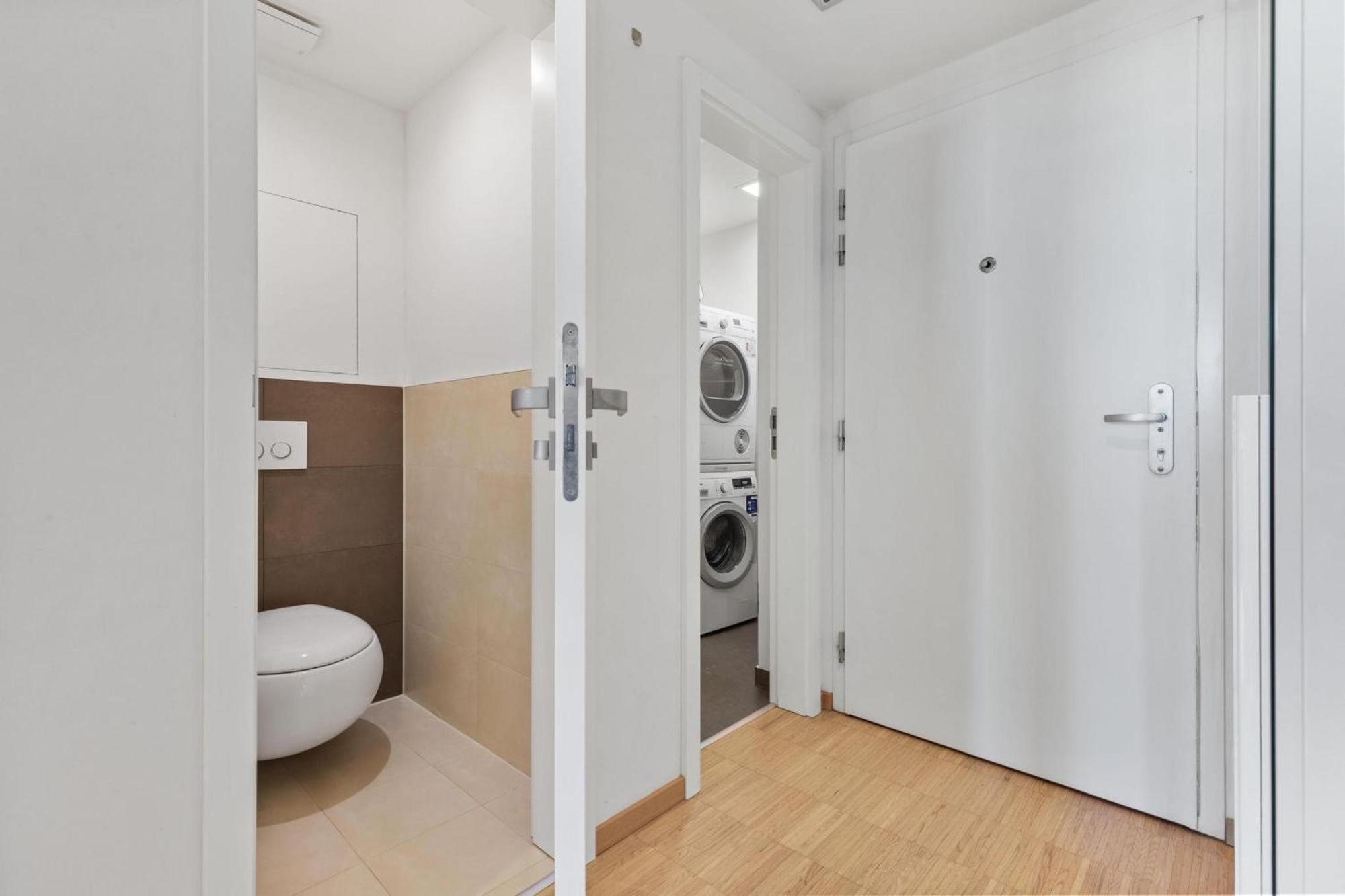 Sky Apartman In Bratislava - With 2 Parking Places Bagian luar foto