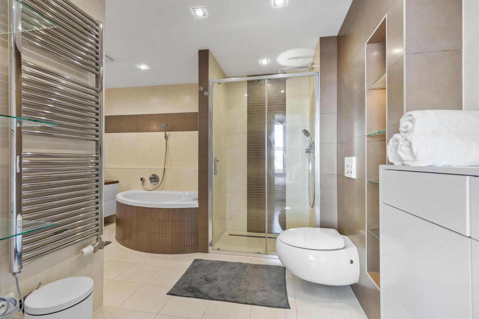 Sky Apartman In Bratislava - With 2 Parking Places Bagian luar foto