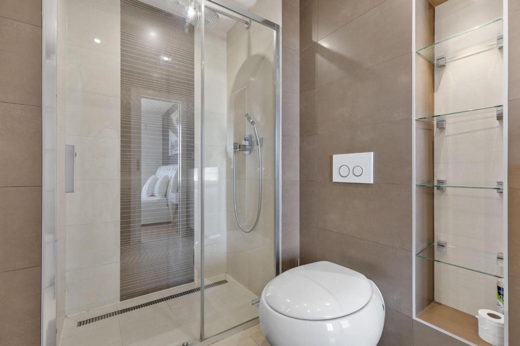 Sky Apartman In Bratislava - With 2 Parking Places Bagian luar foto