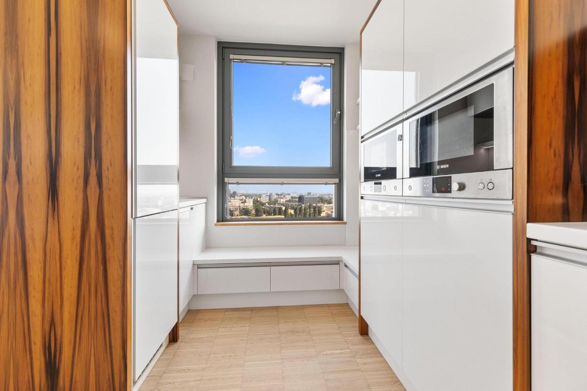 Sky Apartman In Bratislava - With 2 Parking Places Bagian luar foto